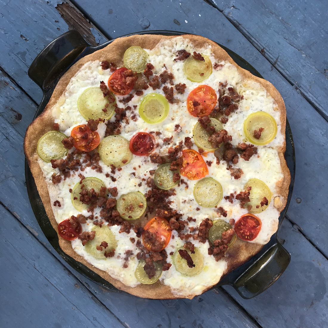 Tomatillo & Linguiça Pizza