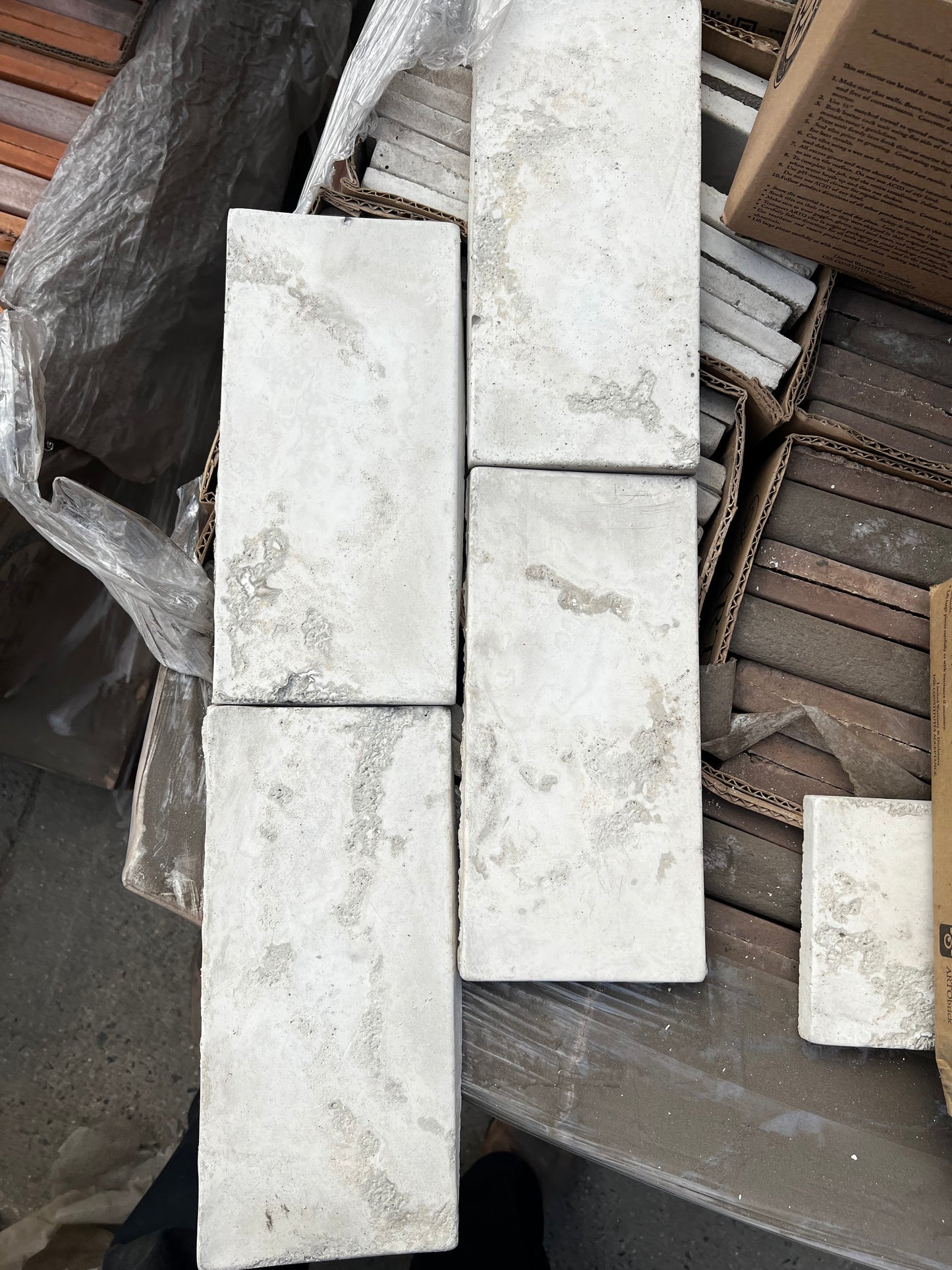 190 SQFT Rice Limestone 6x12