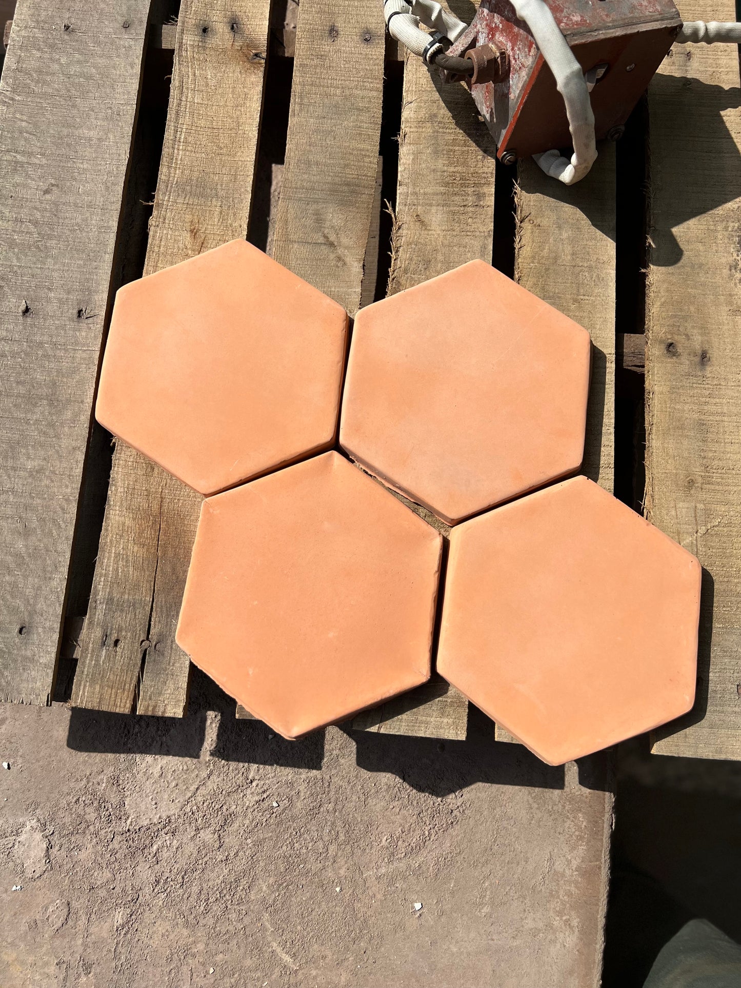 105 Sqft | Hexagon | Desert | Smooth | Concrete