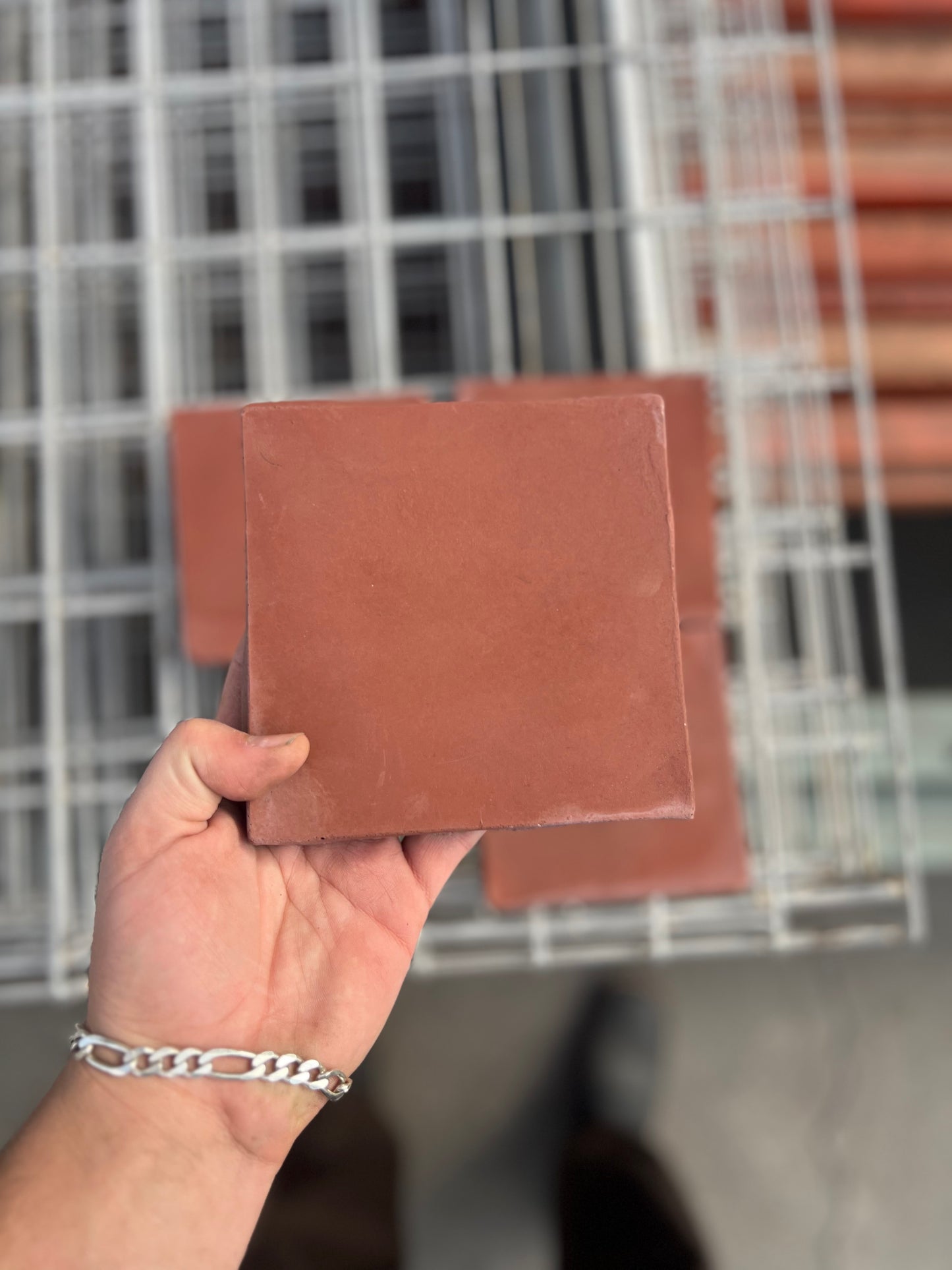 Spanish Inn Red 150sqft